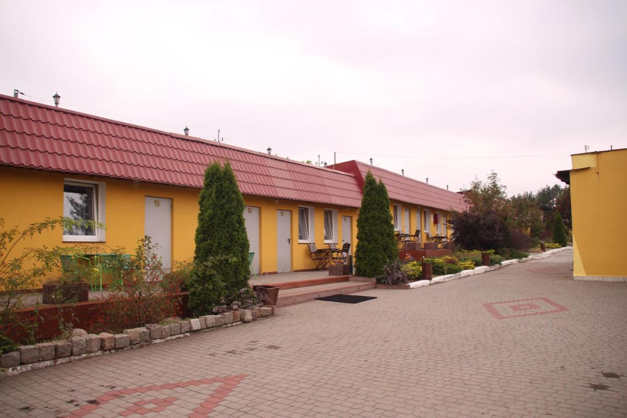 Zajazd Pod Kominkiem - Brzoza Kolo Torunia Motel Exterior photo